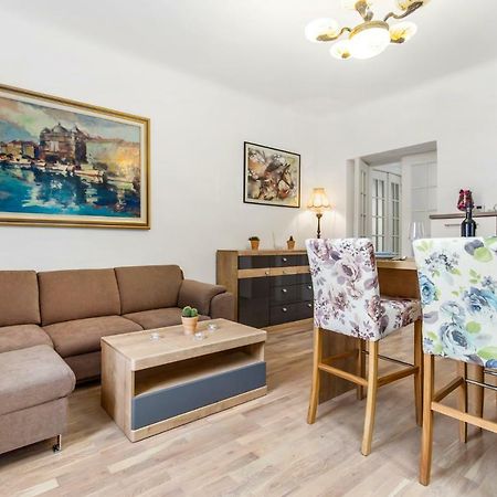 Apartman Villa Carolina Rijeka Eksteriør bilde