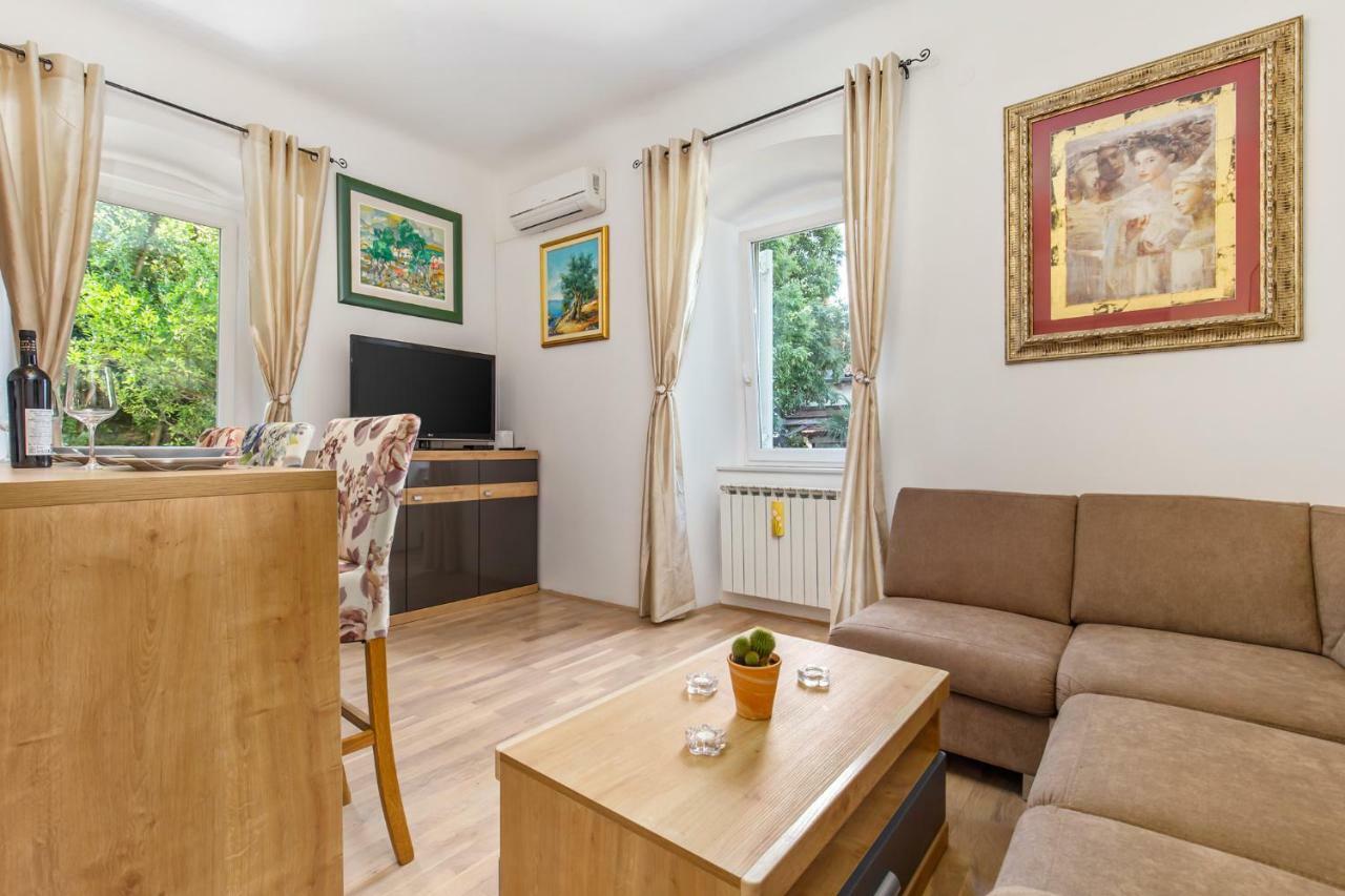 Apartman Villa Carolina Rijeka Eksteriør bilde