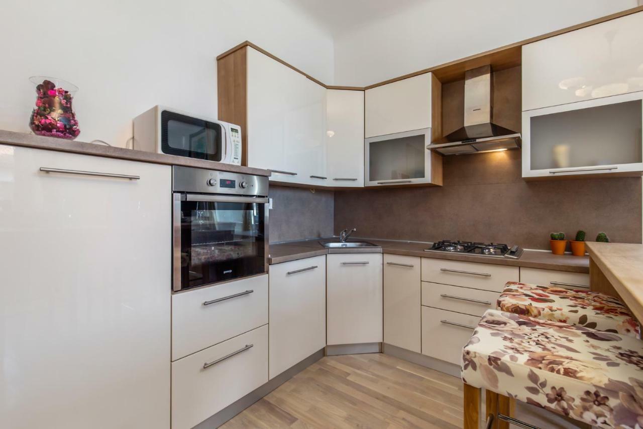 Apartman Villa Carolina Rijeka Eksteriør bilde