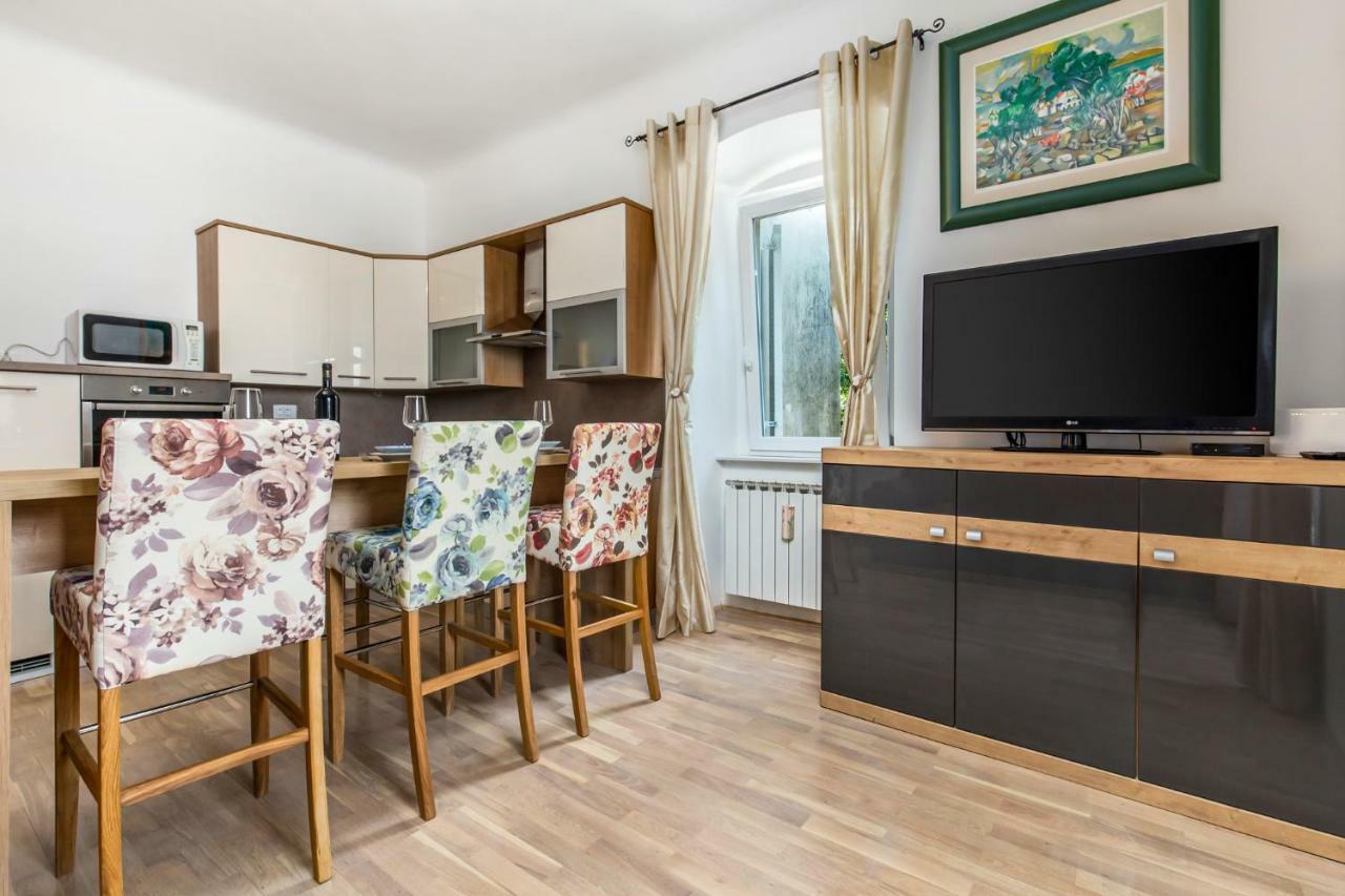 Apartman Villa Carolina Rijeka Eksteriør bilde